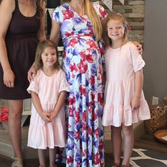 Light Pink Eyelet Dress Size 5-6 Gymboree - Picture 3 of 3